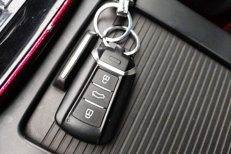 Used Dongfeng Aeolus Yixuan 2021 230T Automatic Zuiying Knight Edition
