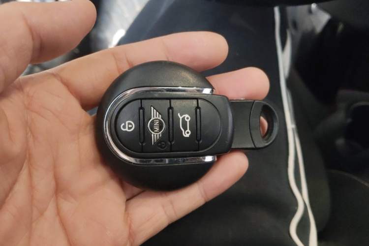 Used  MINI 2019 1.5T COOPER Racing Edition Five-Door Model
