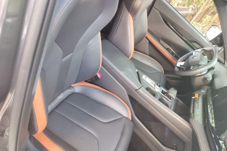 Used Changan UNI-V 2023 1.5T Prestige Model
