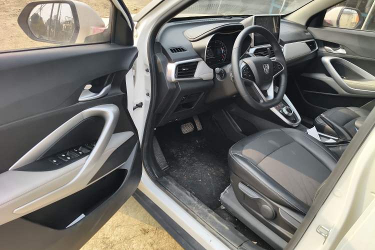 Used Baojun 510 2017 1.5L Automatic Fashion Model