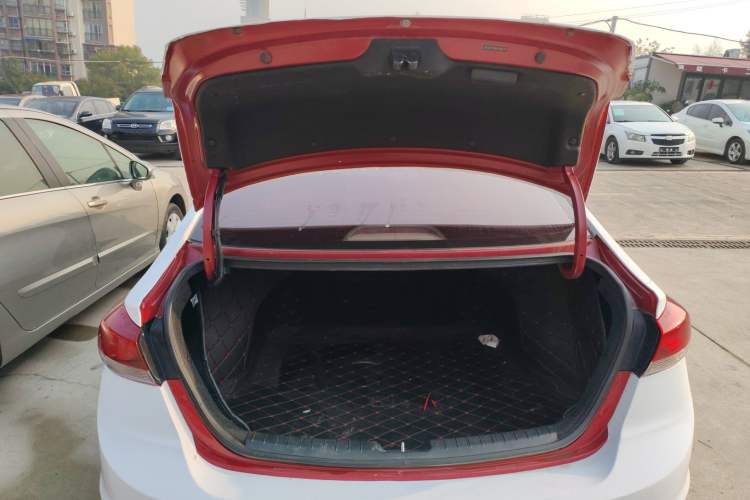 Used Hyundai Elantra 2016 1.6L Automatic ZhiXuan – Elite Version