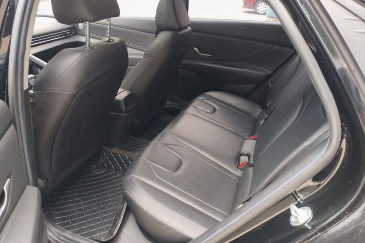 Used Hyundai Elantra 2021 1.5L CVT GLX Elite Edition
