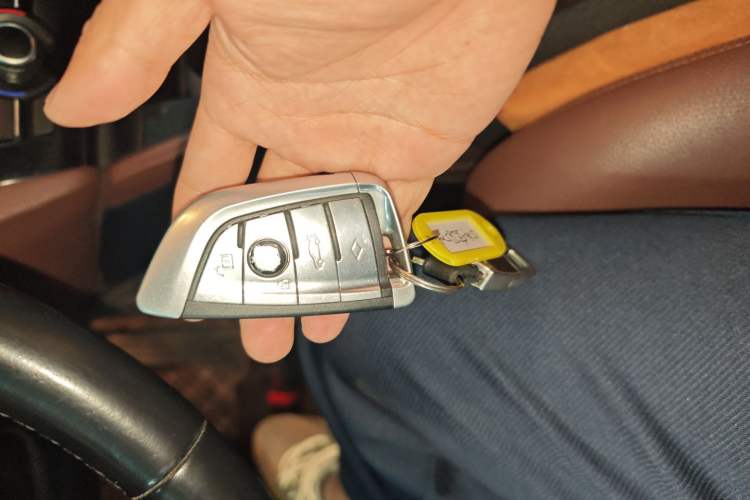 Used BMW 5 Series 2014 520Li Elegant Model
