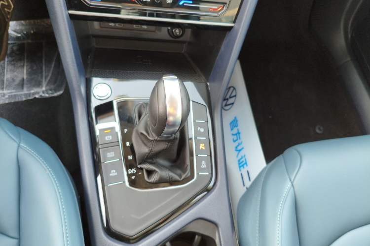 Used Volkswagen Tharu 2024 300TSI Two-Wheel-Drive Moon Luxury Edition
