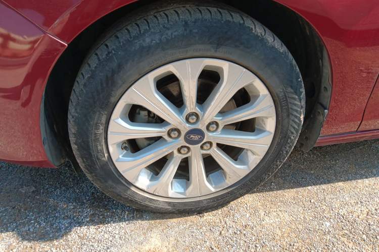 Used Ford Escort 2015 1.5L Automatic Fashion Model
