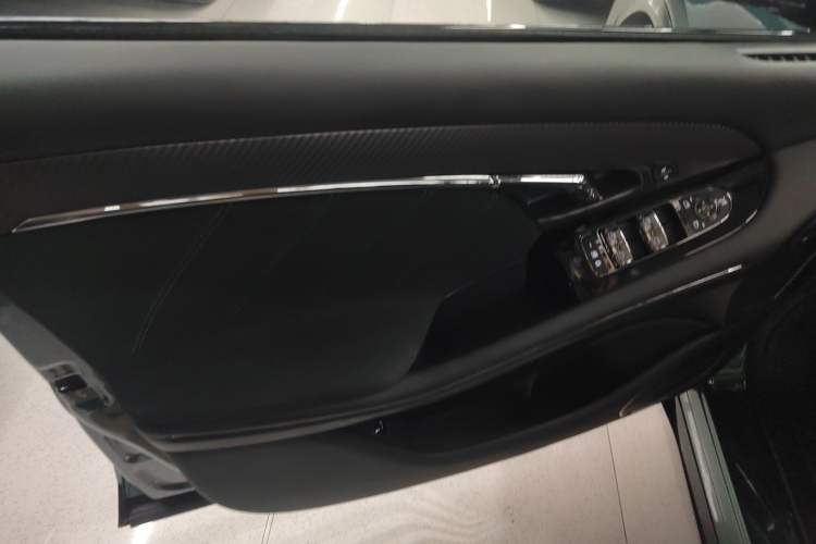 Used VOYAH FREE 2025 318 259 km All-Wheel-Drive Exploration Edition
