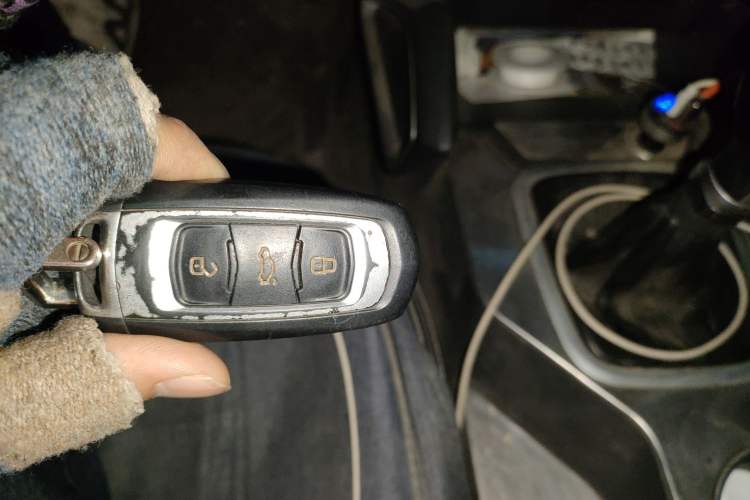 Used Geely Auto Vision X6 2016 1.8L Manual Luxury Model
