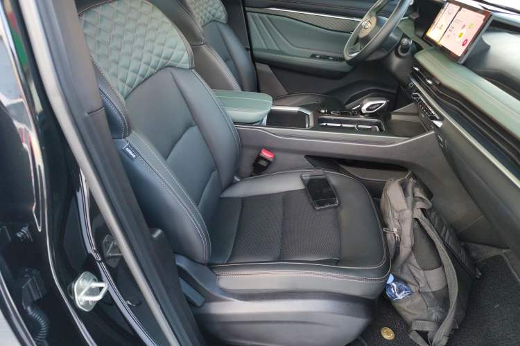 Used Geely Auto Haoyue L 2023 2.0T DCT Prestige Edition
