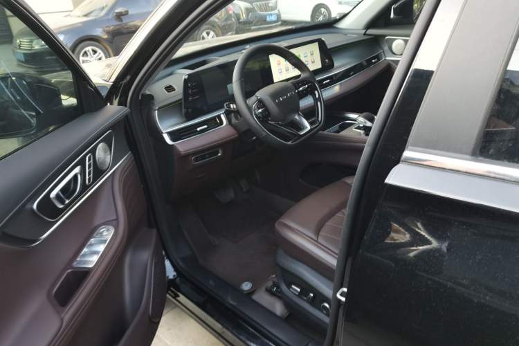 Used Chery Tiggo 8 PRO 2024 Champion Edition 390T Two-Wheel Drive Peak Version 5 Seats
