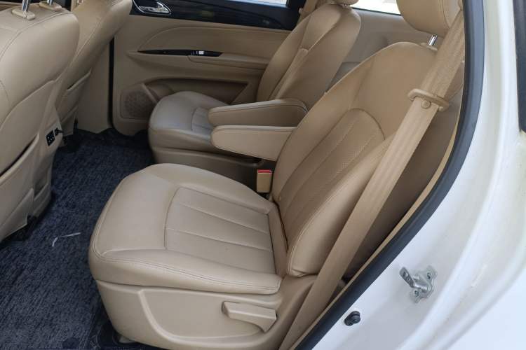 Used Baojun 730 2016 1.5L Manual Comfort Version 7 Seats China V Emission Standard