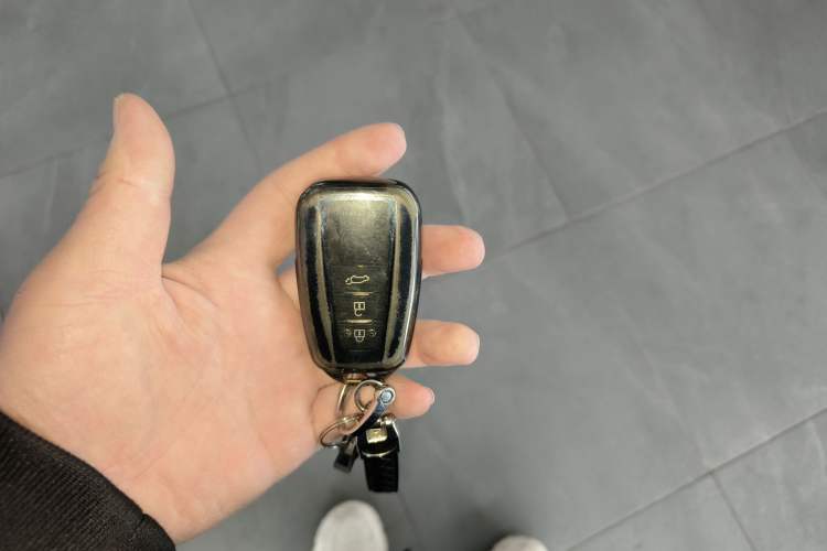 Used Toyota Highlander 2022 Dual-Engine 2.5L Two-Wheel Drive Prestige Edition 7-Seater
