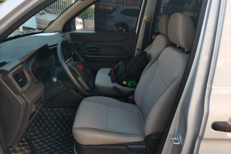 Used Wuling Hongguang V 2022 1.5L Jingqu Edition Electric-Assist LAR