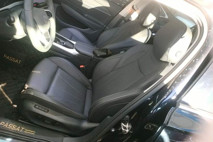 Used Volkswagen Passat 2025 Pro 380TSI Dragon Glory Edition
