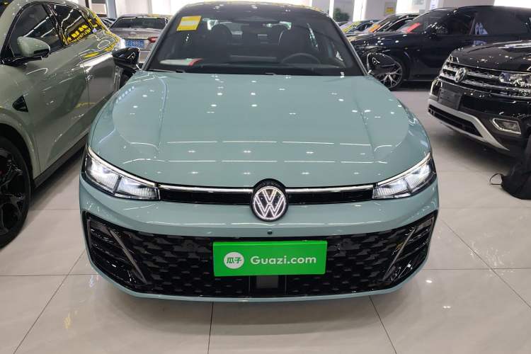 Used Volkswagen Passat 2025 Pro 380TSI Starry Dragon Luxury Edition
