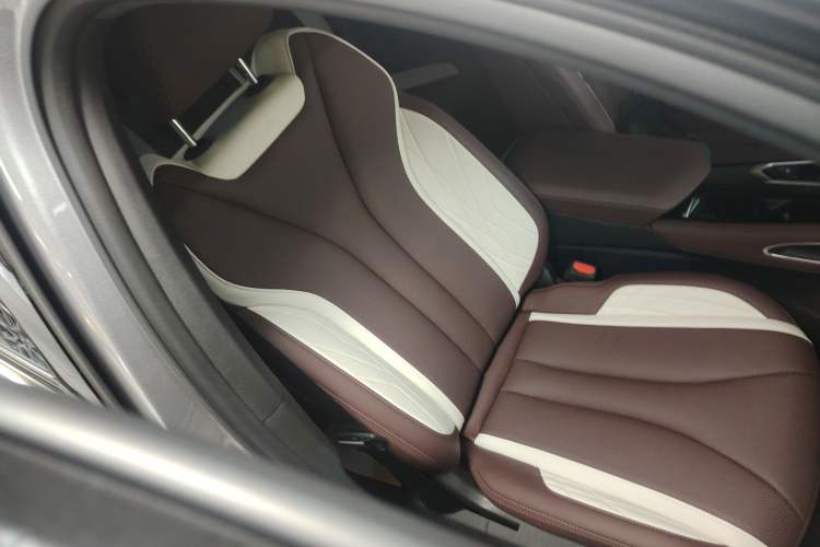 Used Geely Auto Monjaro L 2024 2.0TD High-Power Automatic Two-Wheel Drive Yunqi Version