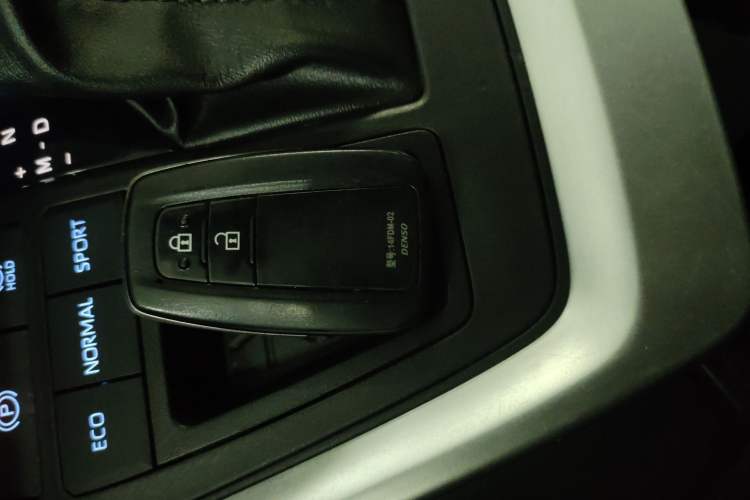 Used Toyota Wildlander 2022 2.0L CVT Two-Wheel Drive Luxury PLUS Edition
