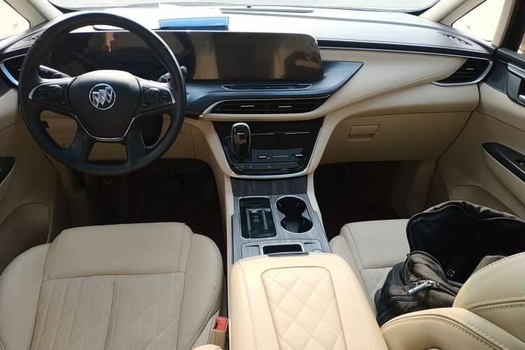 Used Buick GL8 2022 ES Land Cruiser 653T Luxury Model