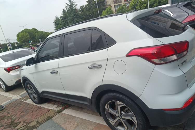 Used Hyundai ix25 2017 1.6L Automatic Smart Version
