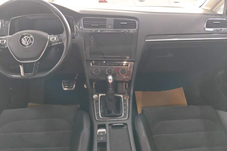 Used Volkswagen Golf 2020 280TSI DSG Luxury Edition
