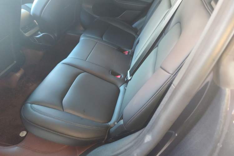 Used Tesla Model Y 2024 Rear-Wheel-Drive Version
