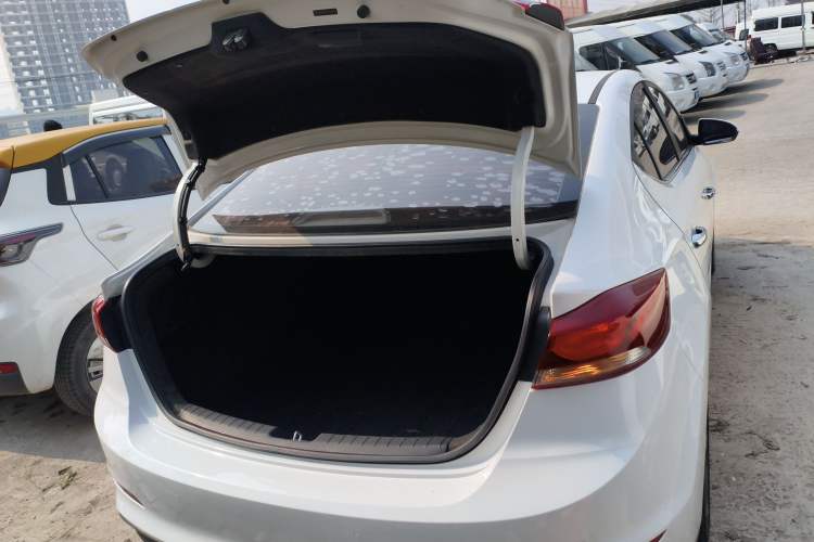 Used Hyundai Elantra (6th Generation / Lingdong) 2016 1.6L Automatic ZhiXuan – Elite Version