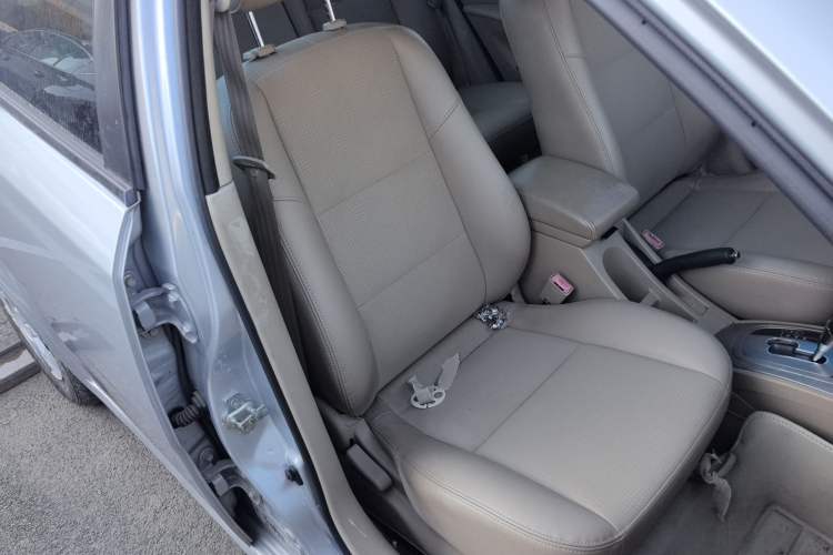 Used Buick Excelle 2013 1.5L Automatic Classic Model
