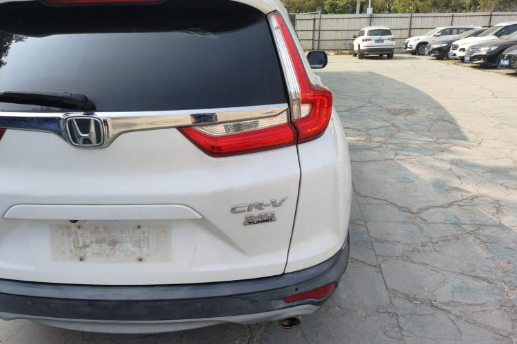 Used Honda CR-V 2017 240TURBO CVT Front-Wheel Drive Fashion Edition