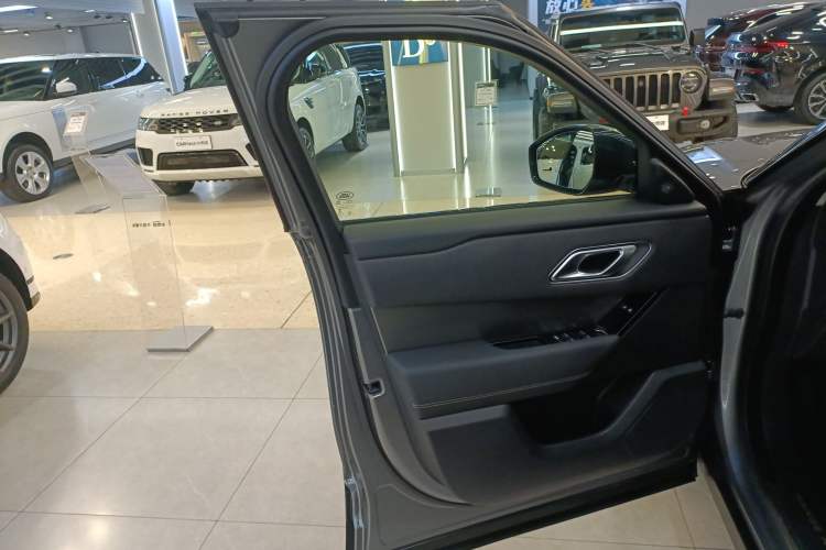 Used Land Rover Range Rover Velar 2023 250 PS
