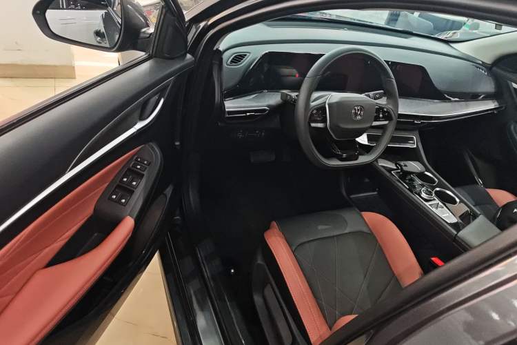 Used Changan Eado 2024 PLUS Blue Whale NE 1.4T GDI DCT High-Energy Edition
