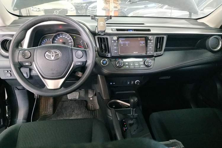 Used Toyota RAV4 2018 2.0L CVT Two-Wheel Drive Fashion X Edition