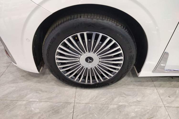 Used VOYAH Dream 2025 PHEV Four-Wheel Drive Prestige Kunpeng Edition