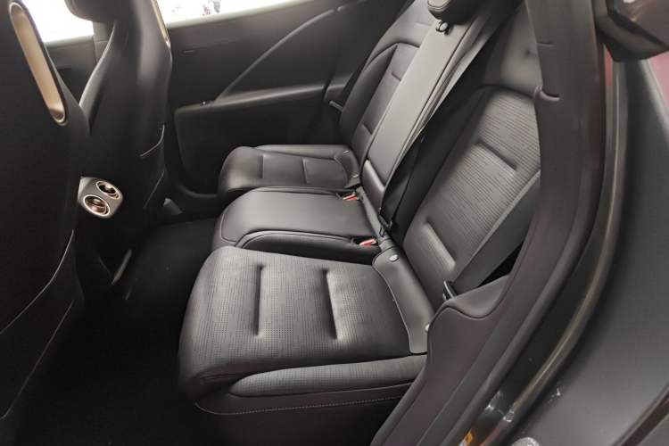 Used  07 2024 Max Extended-Range Edition