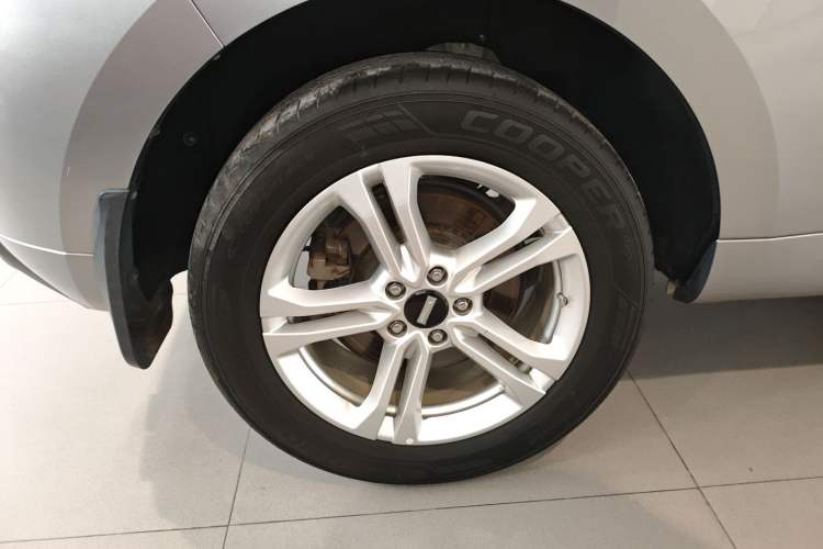 Used Wey VV5 2019 1.5T Two-Wheel Drive Color Pioneer
