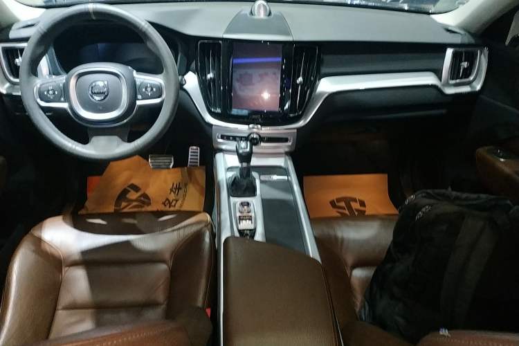 Used Volvo XC60 2019 T5 4x4 Smart Edition China VI Standard
