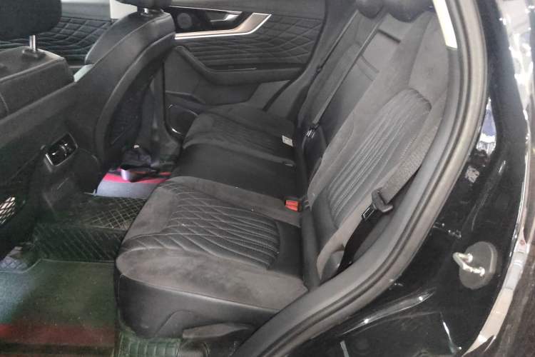 Used Hongqi HS5 2022 Revised Version 2.0T Smart Connect Flagship Edition
