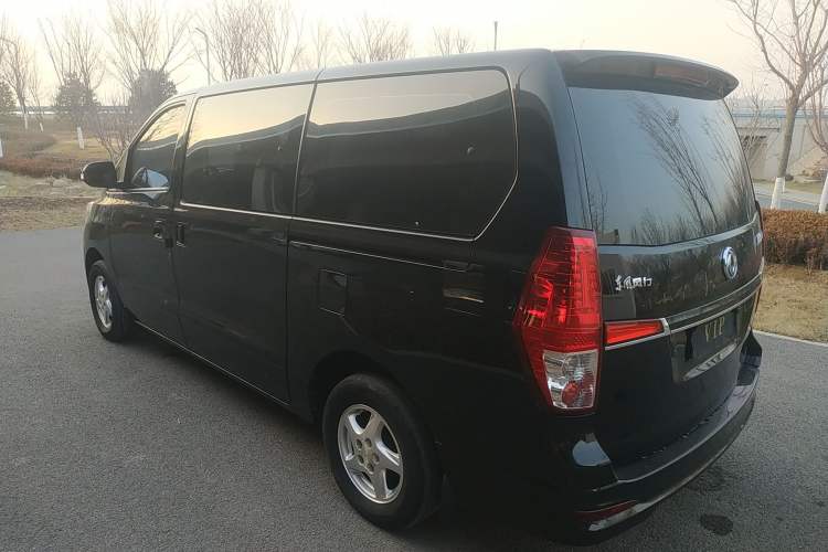 Used FORTHING Lingzhi PLUS 2021 2.0L Manual Comfort Version 7 Seats