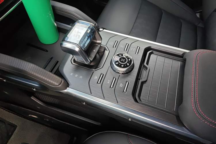 Used JETOUR Shanhai Shanhai T2 2024 C-DM 206KM Four-Wheel Drive Wilderness Edition
