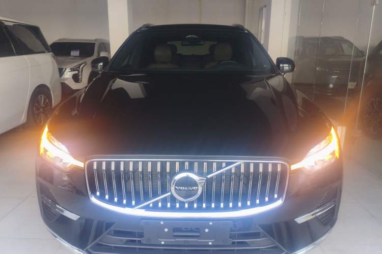 Used Volvo XC60 2024 B5 4x4 Smart Luxury Edition
