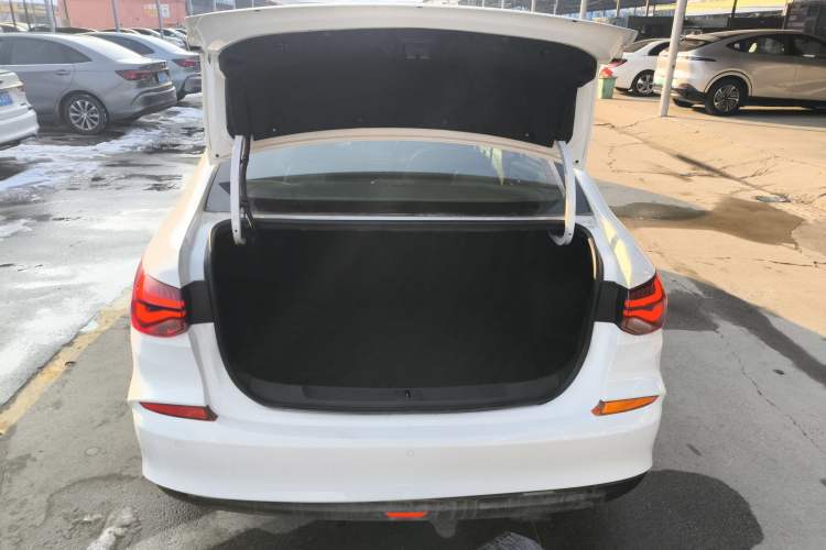 Used Chevrolet Monza 2020 Light Hybrid Redline 320T Dual-Clutch Thrilling Edition
