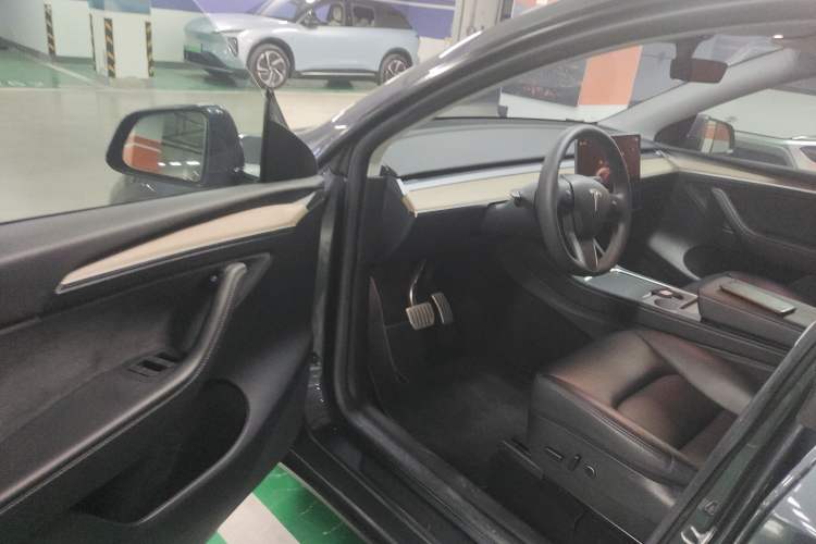 Used Tesla Model Y 2022 Performance High-Performance All-Wheel-Drive Version
