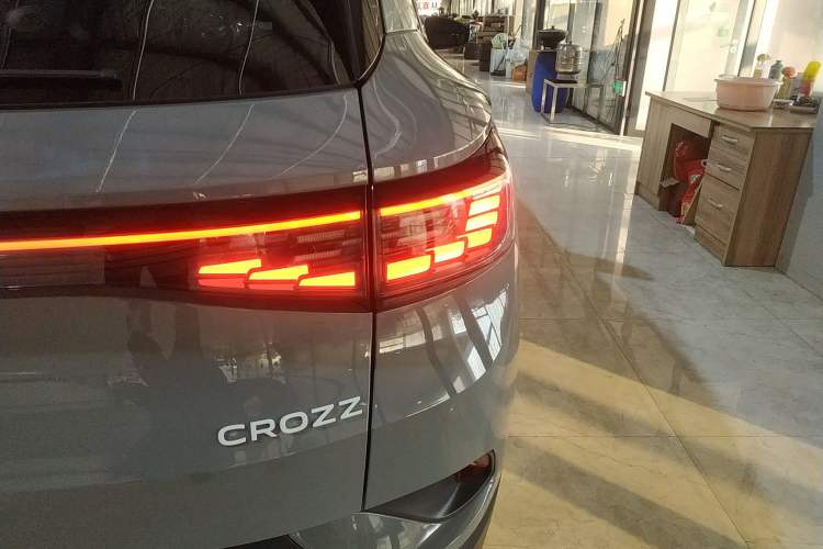 Used Volkswagen ID.4 CROZZ 2021 Long-Range PRO Two-Wheel Drive Version
