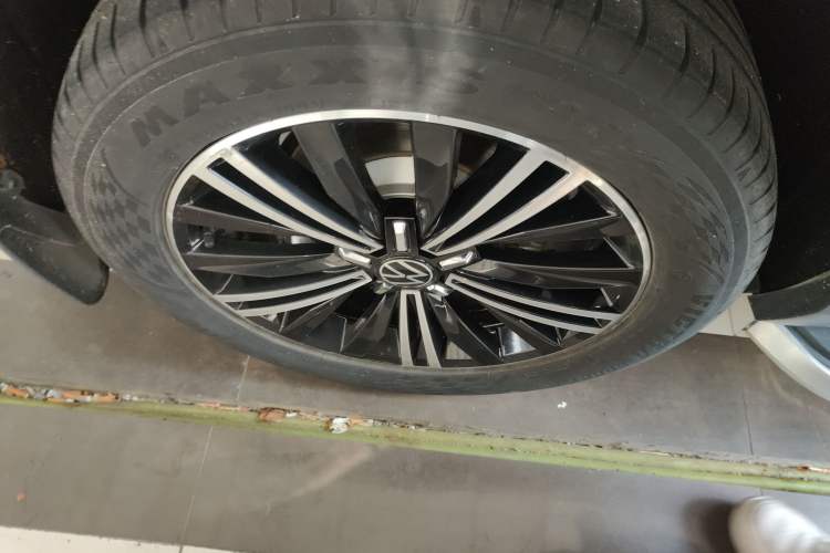 Used Volkswagen Tiguan L 2021 330TSI Automatic Two-Wheel Drive Smart Edition