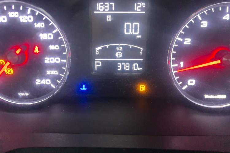 Used Roewe RX5 2016 20T Two-Wheel Drive Automatic Internet Smart Edition