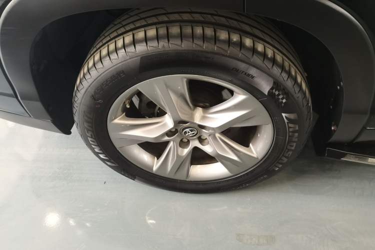 Used Toyota Highlander 2015 2.0T Four-Wheel Drive Luxury Edition 7-Seater
