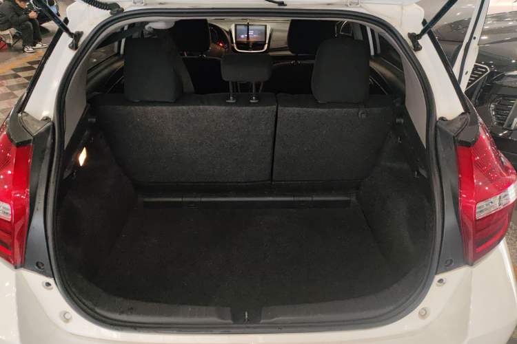 Used Toyota YARiS L Zhi Xuan 2016 Revised 1.5E CVT Charming Edition
