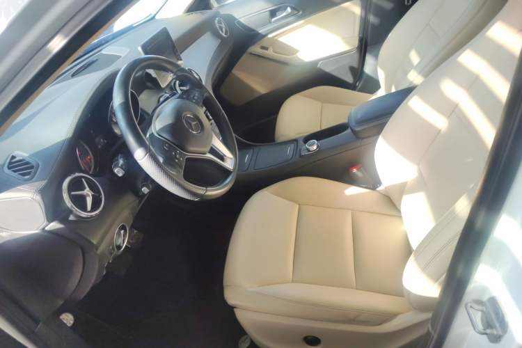 Used Mercedes-Benz GLA 2016 GLA 200 Fashion Model
