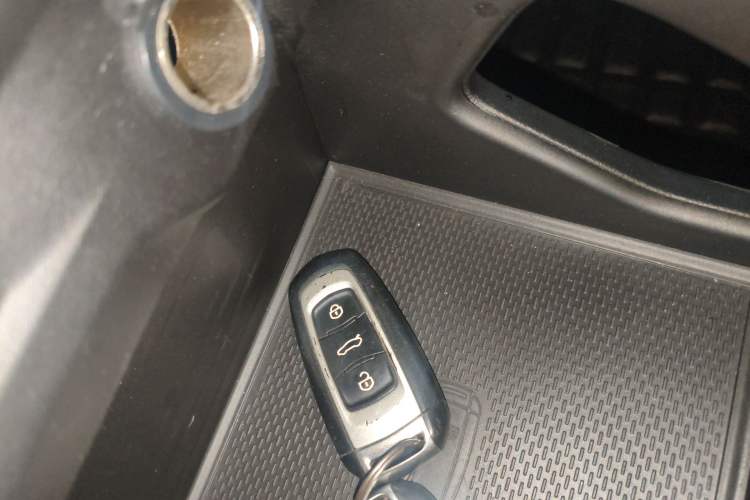 Used Geely Auto Vision X3 2021 PRO 1.5L CVT Deluxe Model