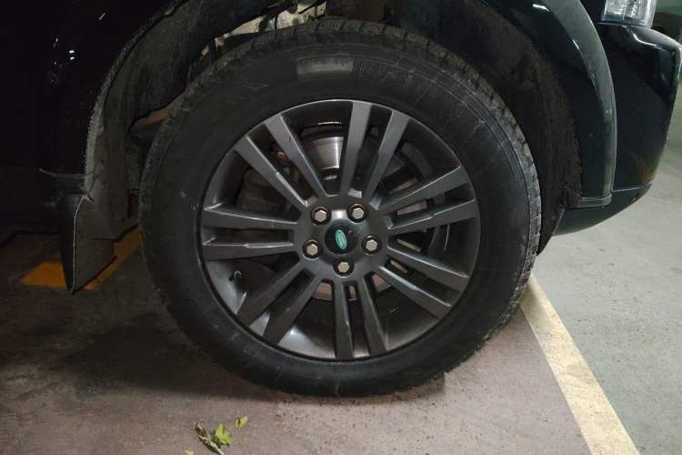 Used Land Rover Discovery 2016 3.0 SC Obsidian Black Heritage Edition SE