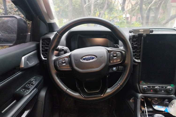 Used Ford Ranger 2023 Shanlin Two-Wheel Drive Automatic Version Gasoline
