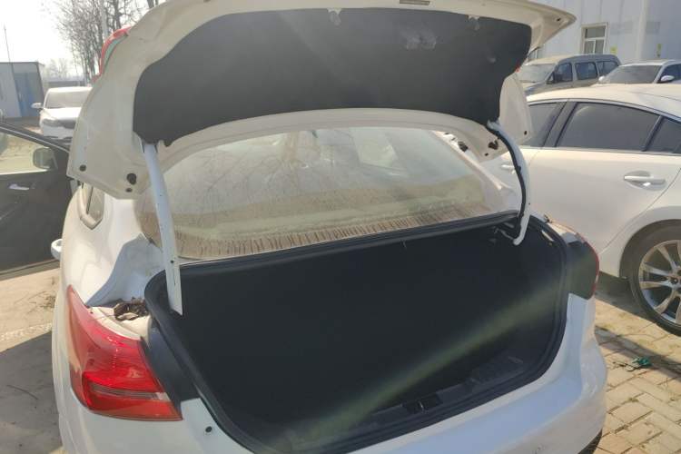 Used Ford Focus 2017 Sedan 1.6L Automatic Fashion Edition Smart Drive Version